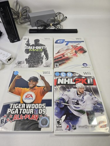 Console Nintendo Wii Nera RVL-001 Bundle 4 Giochi Telecomando Cavi Nunchuck Testato - Foto 3 di 14