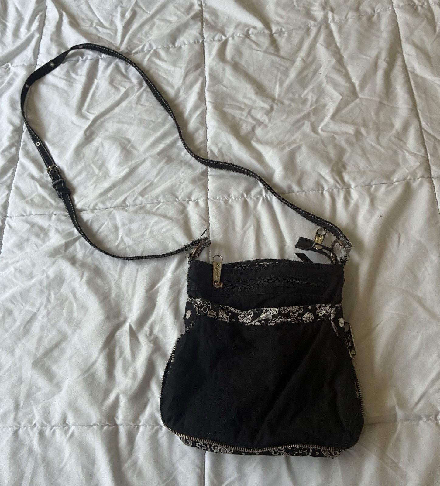Black And White Floral Expandable Thirty One Purse