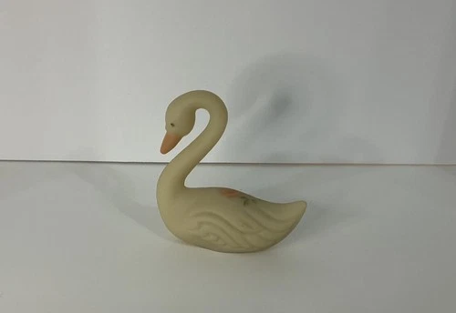FENTON Swan Hand Painted Vintage SIGNED
