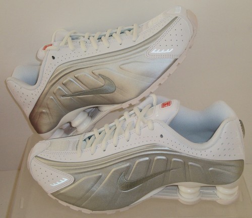 New Nike Shoes Shox R4 GS White Silver Womens US Size 6.5Y UK 6 EU 39 CW2626 101 - Picture 2 of 8