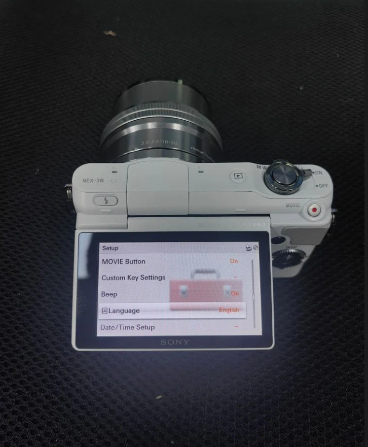 Cámara digital Sony Alpha NEX-3N 16,1 MP 180° pantalla abatible sin espejo + lente de 16-50 mm Foto 4 de 4
