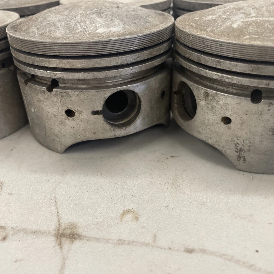 Ferrari 330 Gt 2+2 Set Of Pistons Used - Image 3 of 4