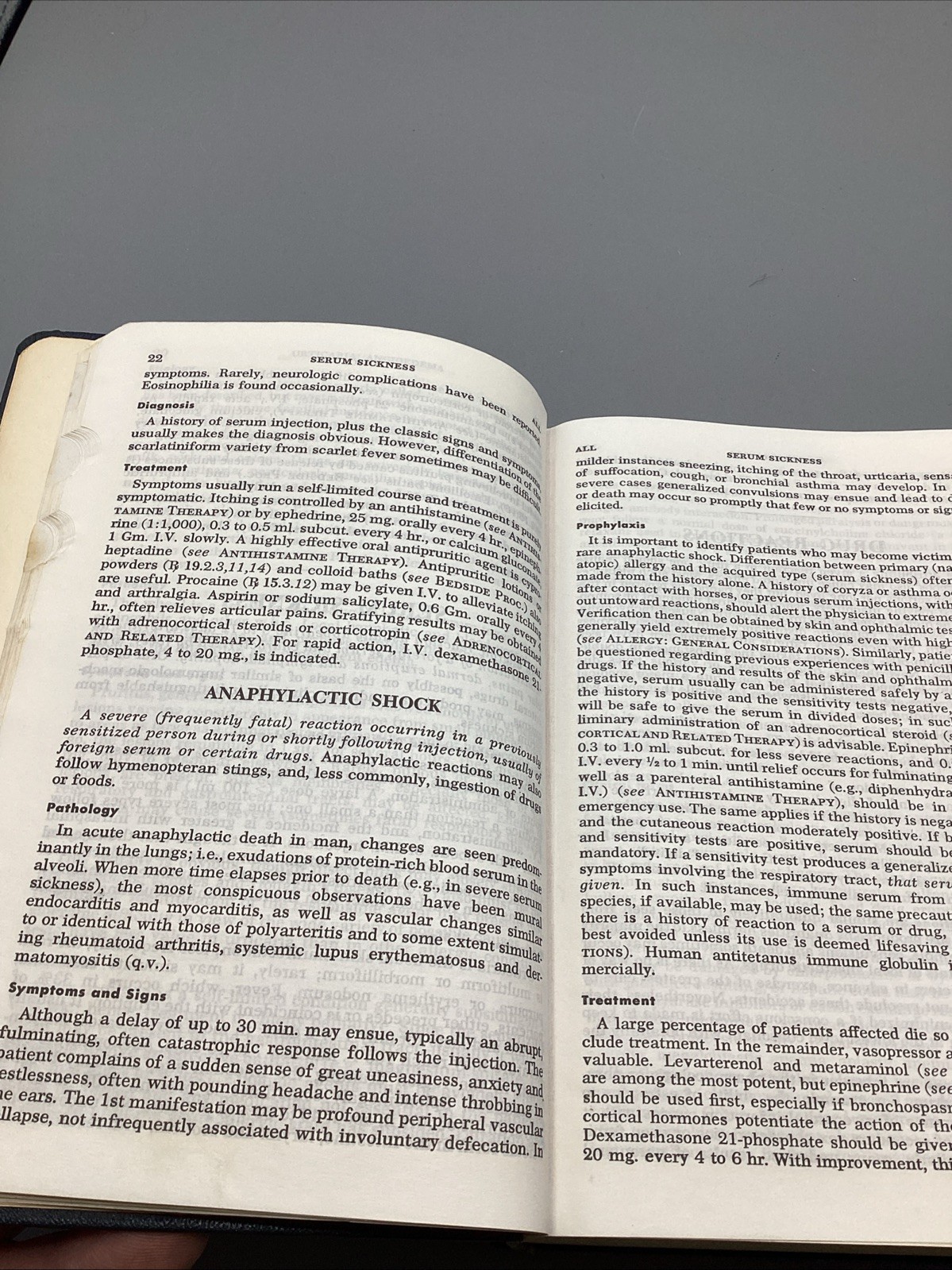 1966 The MERCK MANUAL of Diagnosis & Therapy Eleventh Edition Hardback Book