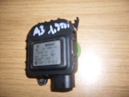Audi A3 1,9 TDI 66KW 90PS 96-01 Stellmotor Heizung Bosch 0130801117 1J1907511D
