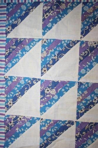 Antiker Nachlass FEED SACK Quilt Top Sonnenschein & Schatten 22""x28"" blau lila - Bild 2 von 7