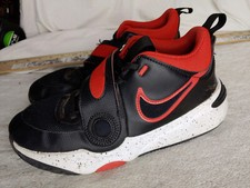 Nike Team Hustle D11 Boys 7Y 40 Black Red Basketball Running Shoes Sneakers