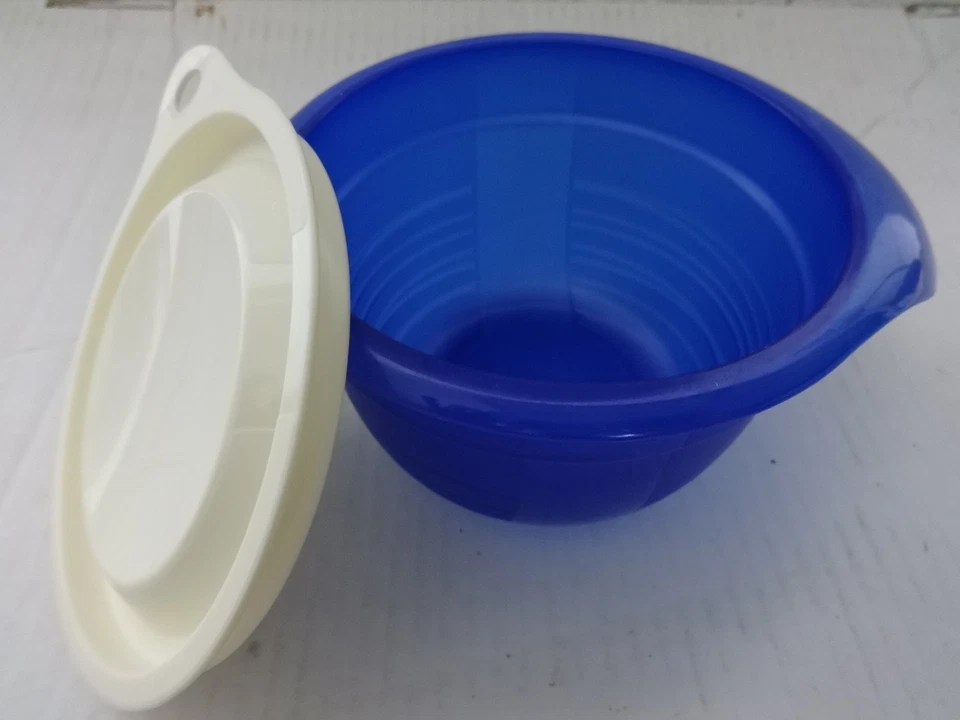 Behälter mit Deckel und Griff - blau - weiß - Tupperware B`1 - Bild 2 von 4