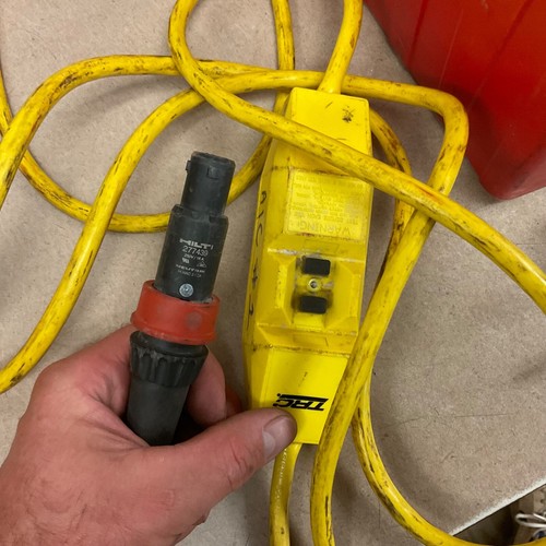 Hilti DD EC-1 DIAMOND CORE DRILL WET DRILLING MACHINE KIT W/ CASE, WORKS GREAT - Picture 2 of 9