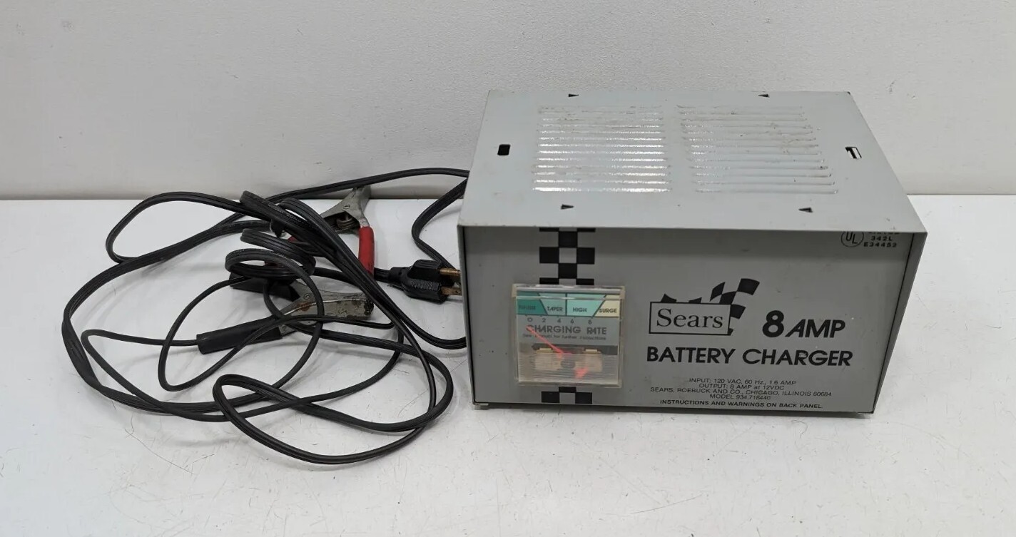 Vintage Sears 12 Volt / 8 Amp Auto Truck Motorcycle Battery  