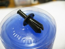 MK2 ESCORT, BONNET CENTRE RUBBER CLIP/RIVET