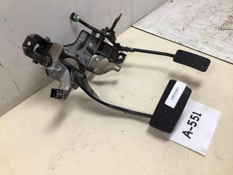 Honda CR-V EX 1999 2001 conjunto de pedal de freno/gas A/T OEM+ Foto 2 de 4