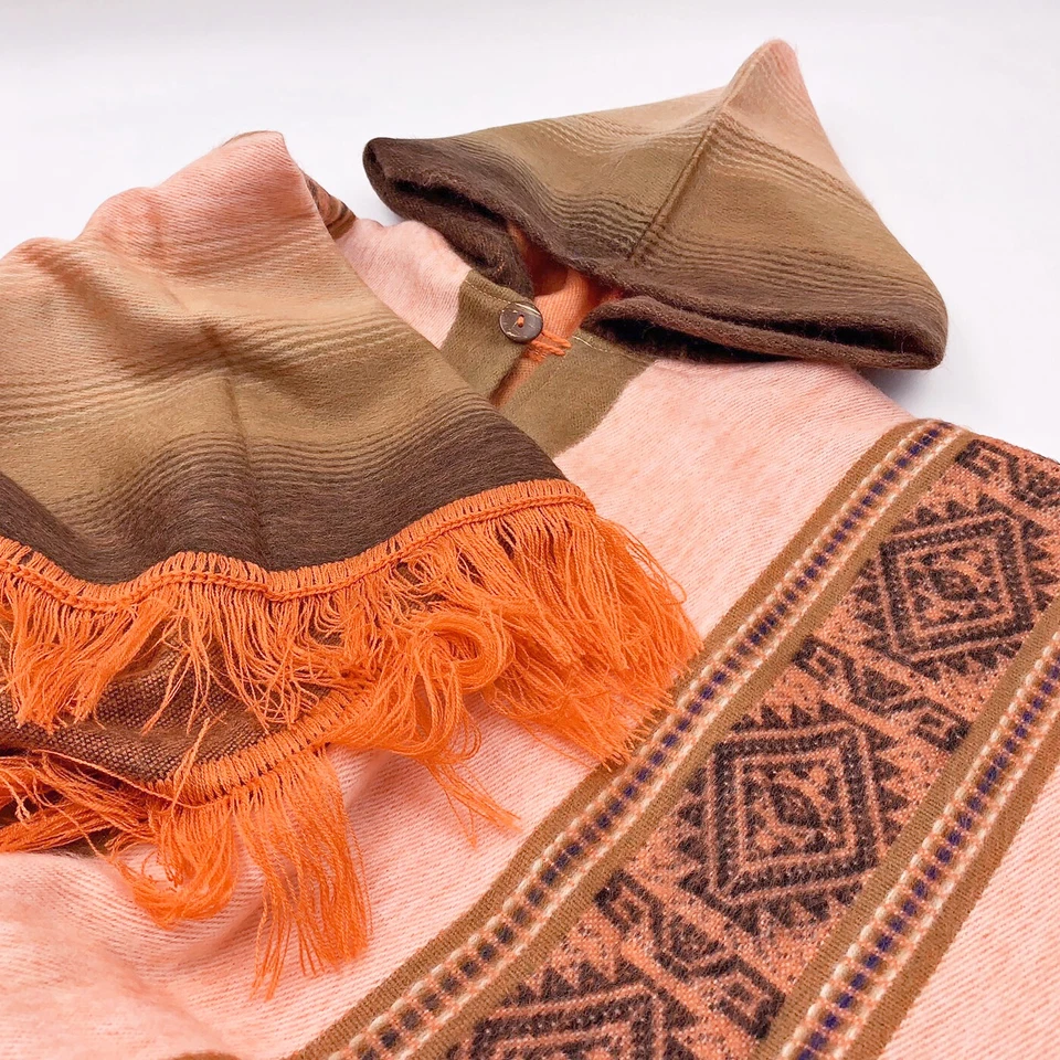 Poncho Pullover Ligero BABY ALPACA Lana Con Capucha Flecos UNISEX Hecho a Mano Foto 3 de 4