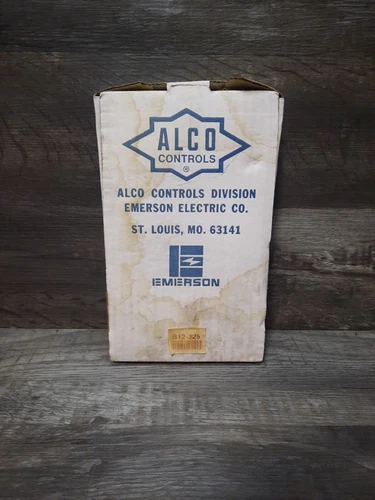 Alco Controls Angle Pressure Regulator IPR-6 Inlet: 7/8" ODF Outlet: 7/8" ODF