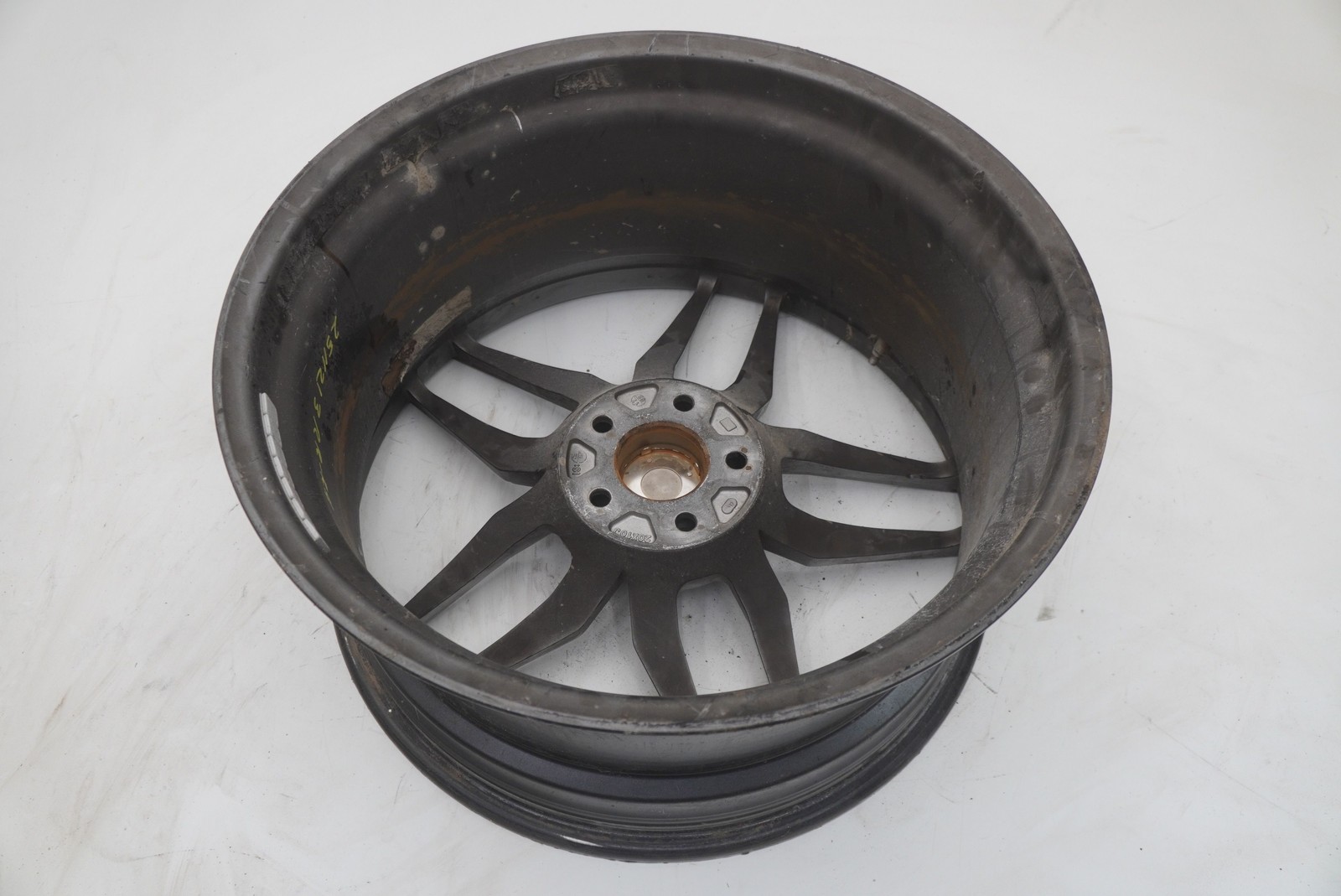 BMW i8 2014 Wheel