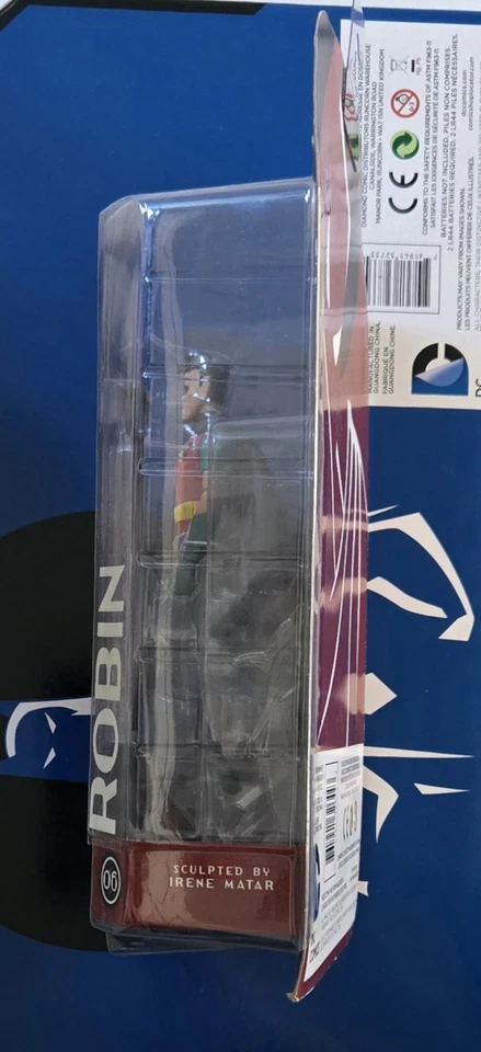 Figura de acción Batman The Animated Series #06 Robin • DC Collectibles Foto 4 de 4