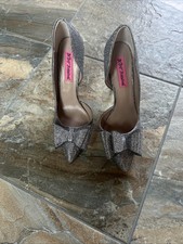 BETSEY JOHNSON Prince D'orsay Bow Pumps Womens 6.5 Silver Pewter Fabric Stiletto