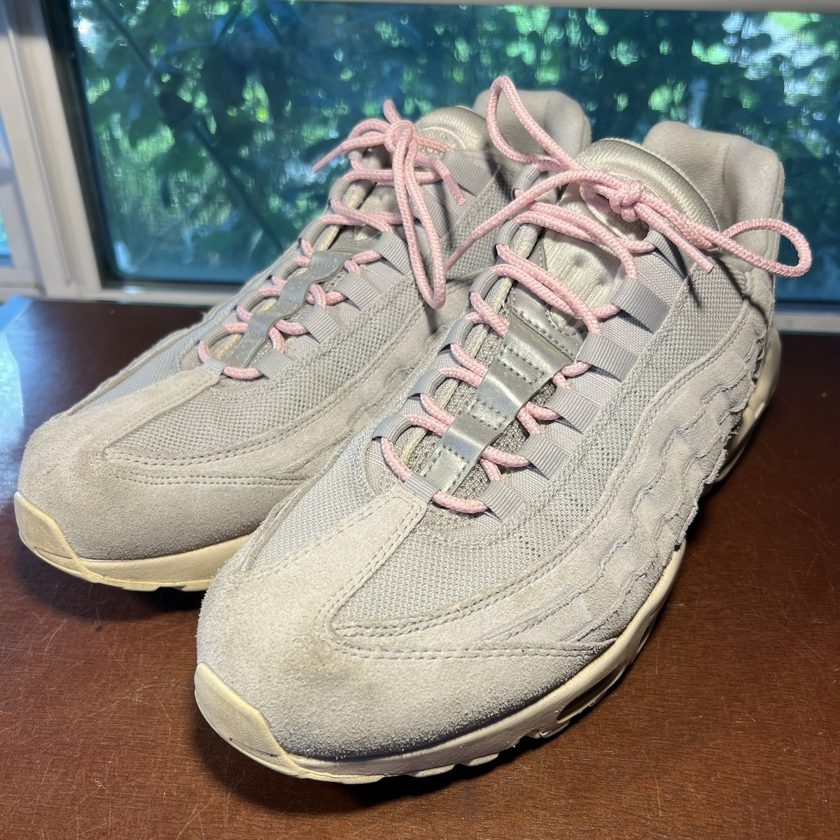 nike air max plus grey and pink