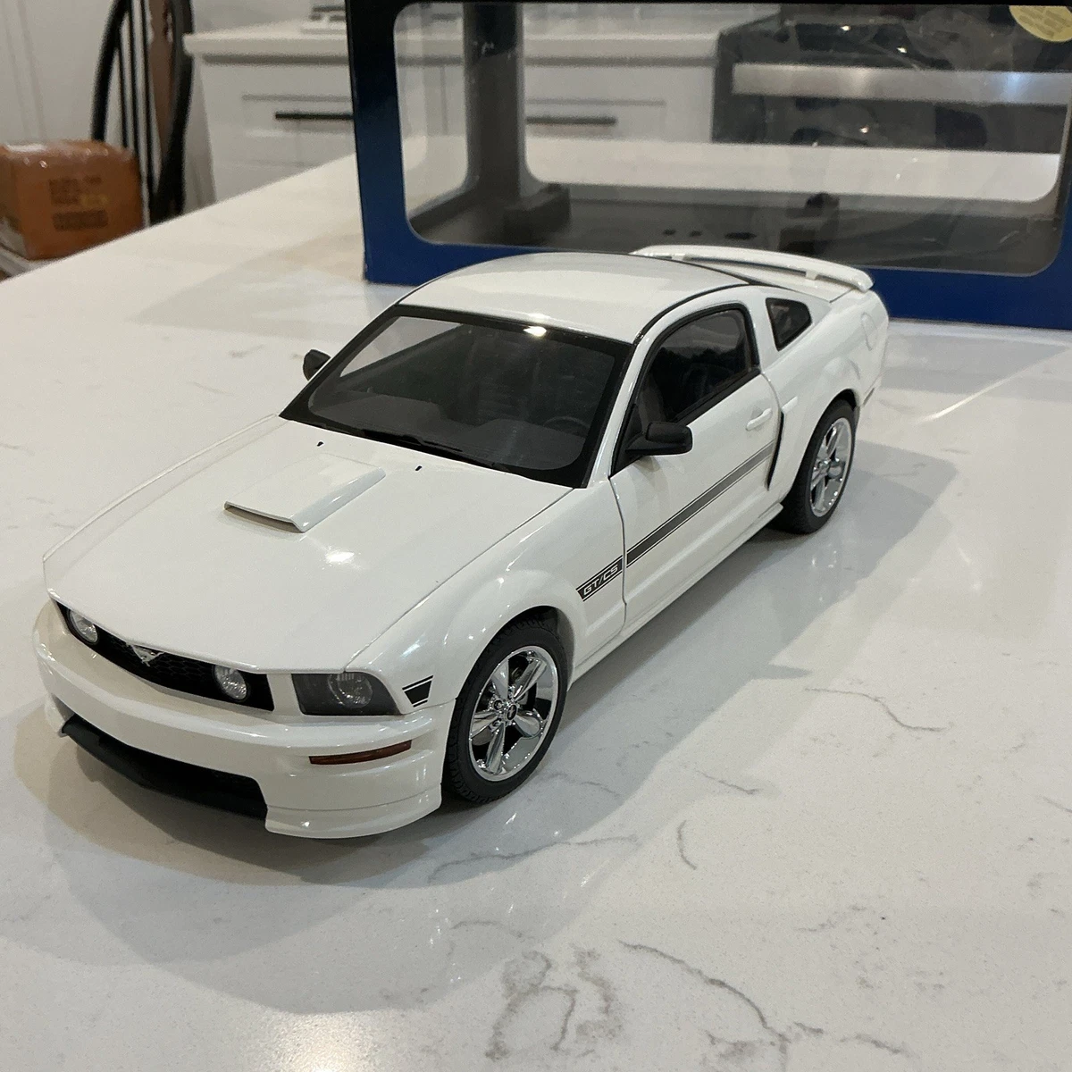 25+ Ford Mustang GT 1:18 Scale Contemporary Manufacture Diecast