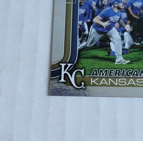 Tarjeta del equipo de los Reales de Kansas City 2025 Topps Serie 2 Sandglitter Foil Card #519 MLB - Imagen 6 de 6