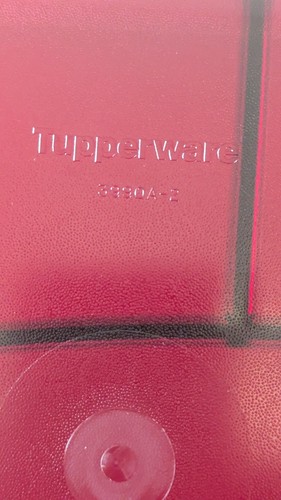 Tupperware Rock N Serve Divided Container 3990A-2 Microwave Reheatable Burgundy! - Picture 5 of 5