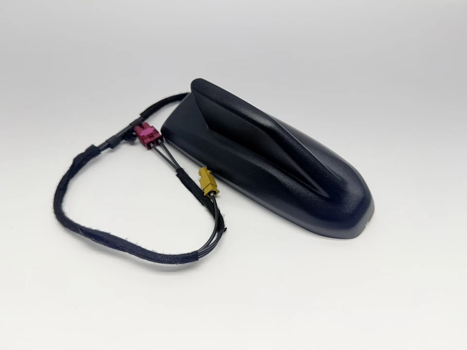 Antena de radio Chevrolet Silverado 1500 2024 techo aleta de tiburón negra texturizada Foto 3 de 4