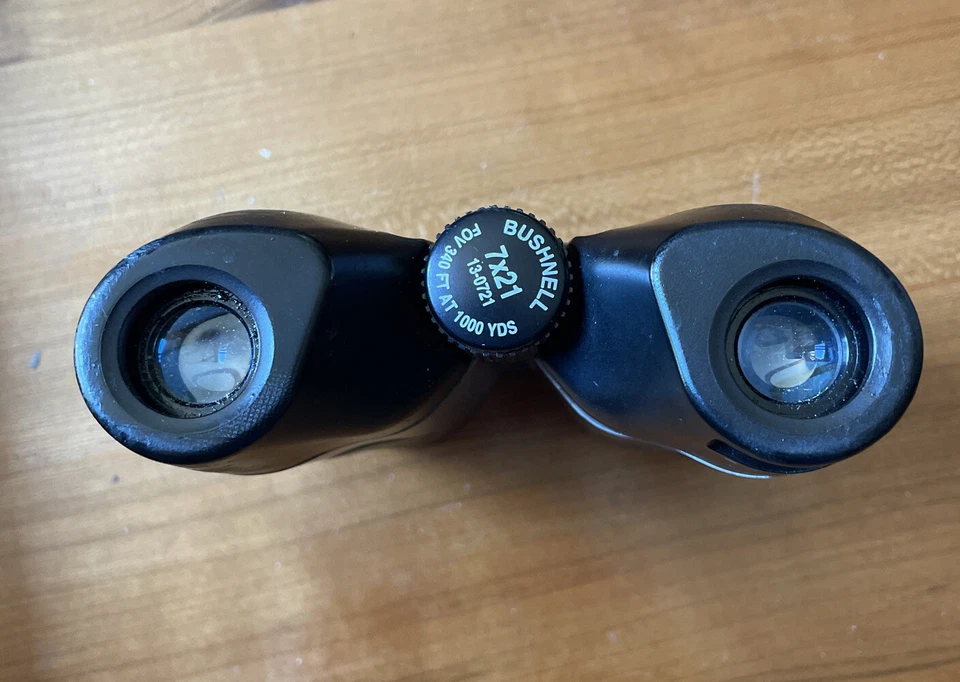 Buschnell compact binocular 7x21 FOV 340ft at 1000 YDS. 13-0721 - Image 2 of 4