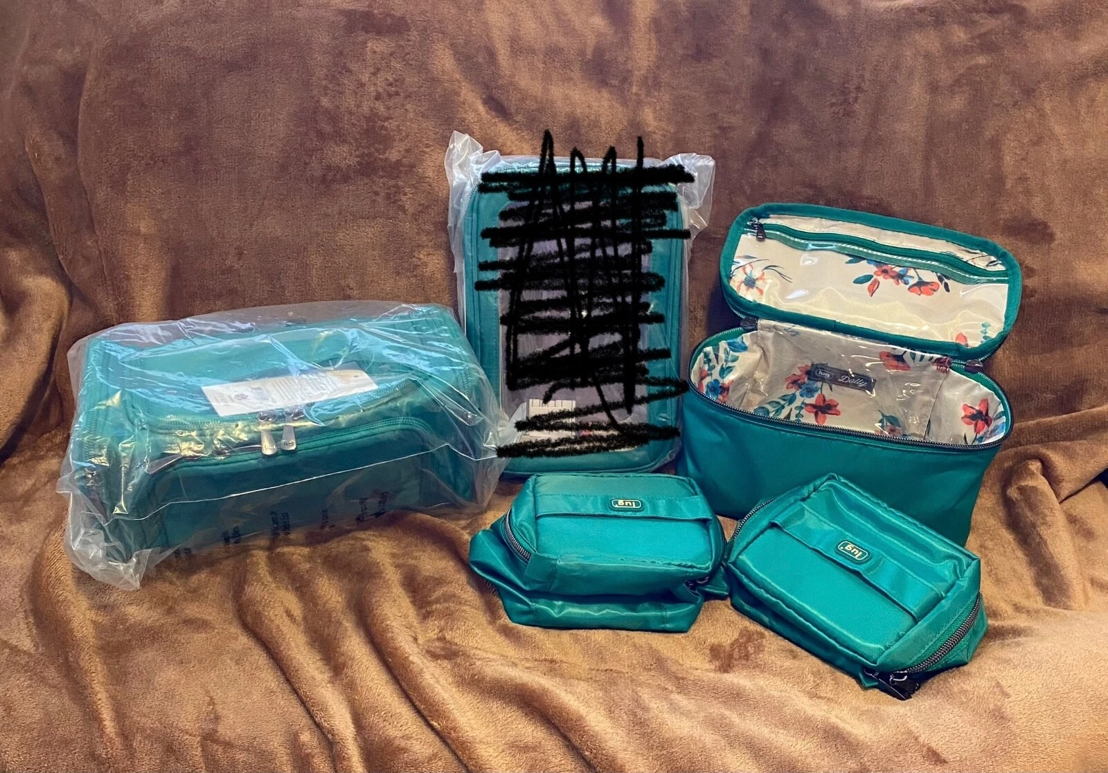 NWT Lug Kelly Green Cosmetic Organizer Set