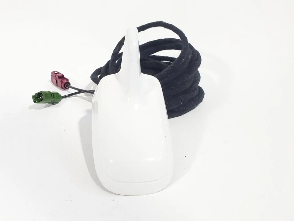 Антенна White Shark Fin от оригинального производителя 2009 Audi TT - Изображение 3 из 4