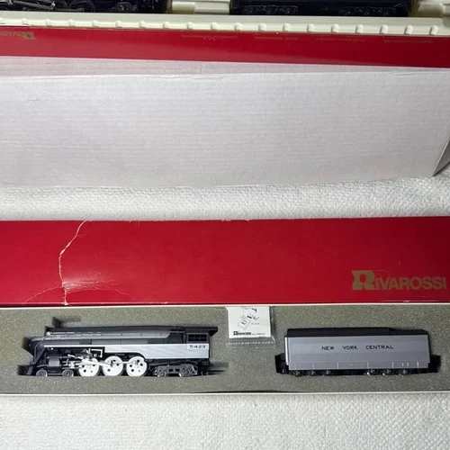 Rivarossi New York Central Rare Two Tone 4-6-4 Hudson HO Scale Steam Locomotive