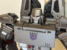 Transformers Robosen Flagship Megatron NEU