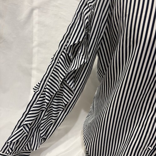 Chemisier femme Banana Republic M bleu blanc rayé manches volants boutonné devant - Photo 4/15