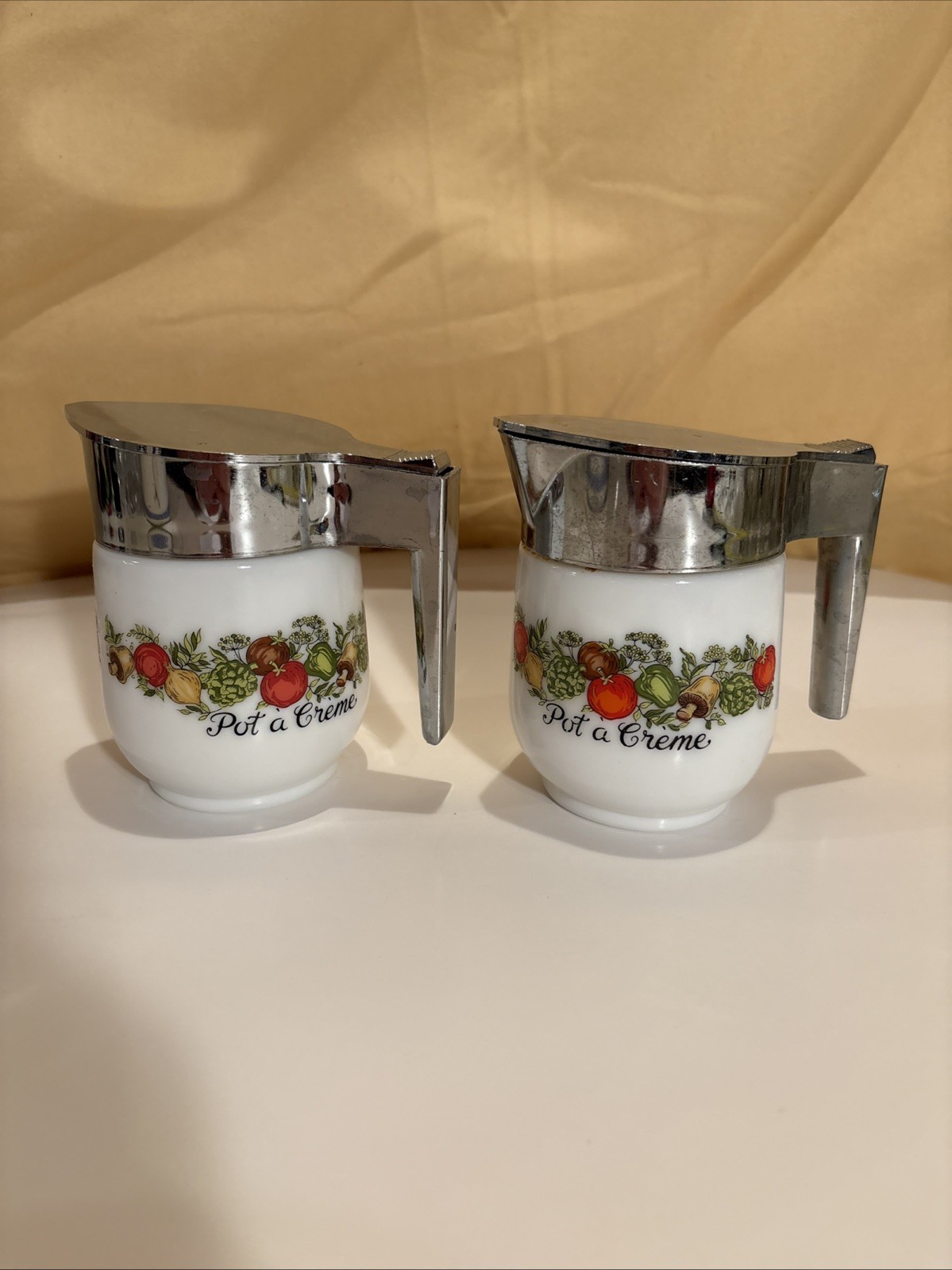 2 Vintage Gemco Spice O’ Life Creamer Pot a Creme with Lid Matches Corning Ware