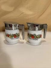 2 Vintage Gemco Spice O’ Life Creamer Pot a Creme with Lid Matches Corning Ware