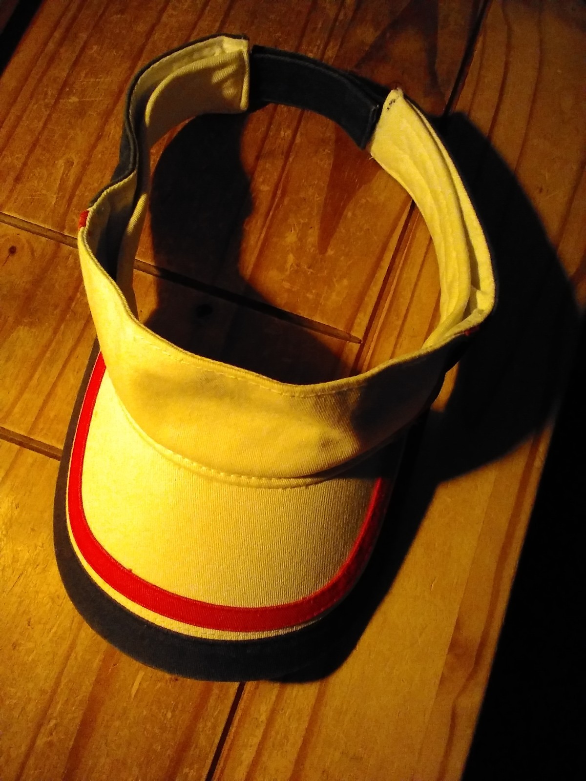 LACOSTE visor hat - image 2