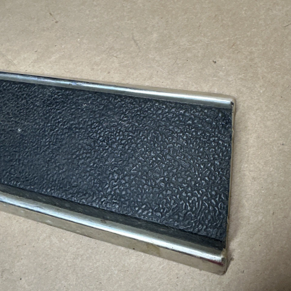 1981-1993 Dodge Ram Truck D150 D250 Ramcharger Drivers Fender Body Molding Trim - Image 2 of 4