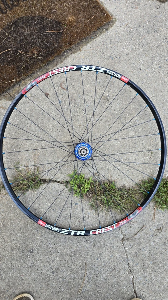 Buje delantero eje trasero y pasante Chris King liberación rápida 32H Foto 3 de 4