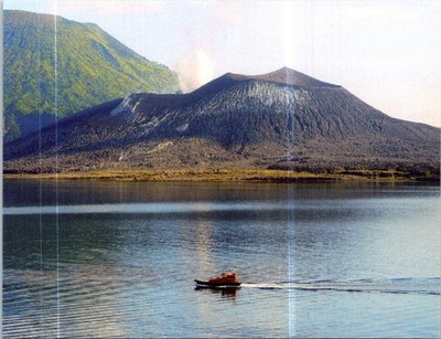 (1915) 14-12-2025 - World island (PICS p/c) PNG - New Britain Island volcano