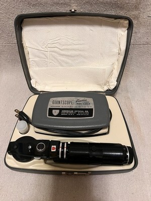 American Optical Ophthalmoscope Vistadial Giantscope Model 12040H Case & Manual