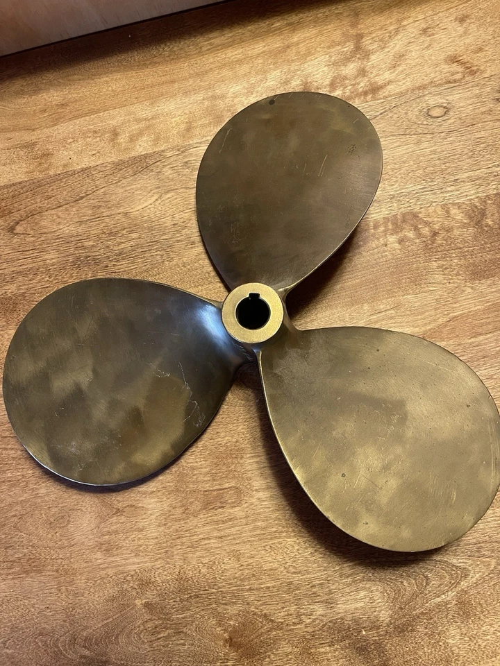 Hélice de barco vintage-latón-bronce-hecha en EE. UU.-coleccionable-náutica-bonita-buena Foto 3 de 4