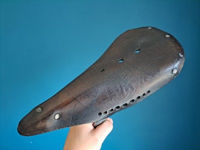 Ancienne selle vélo de course CLUB n°29A
