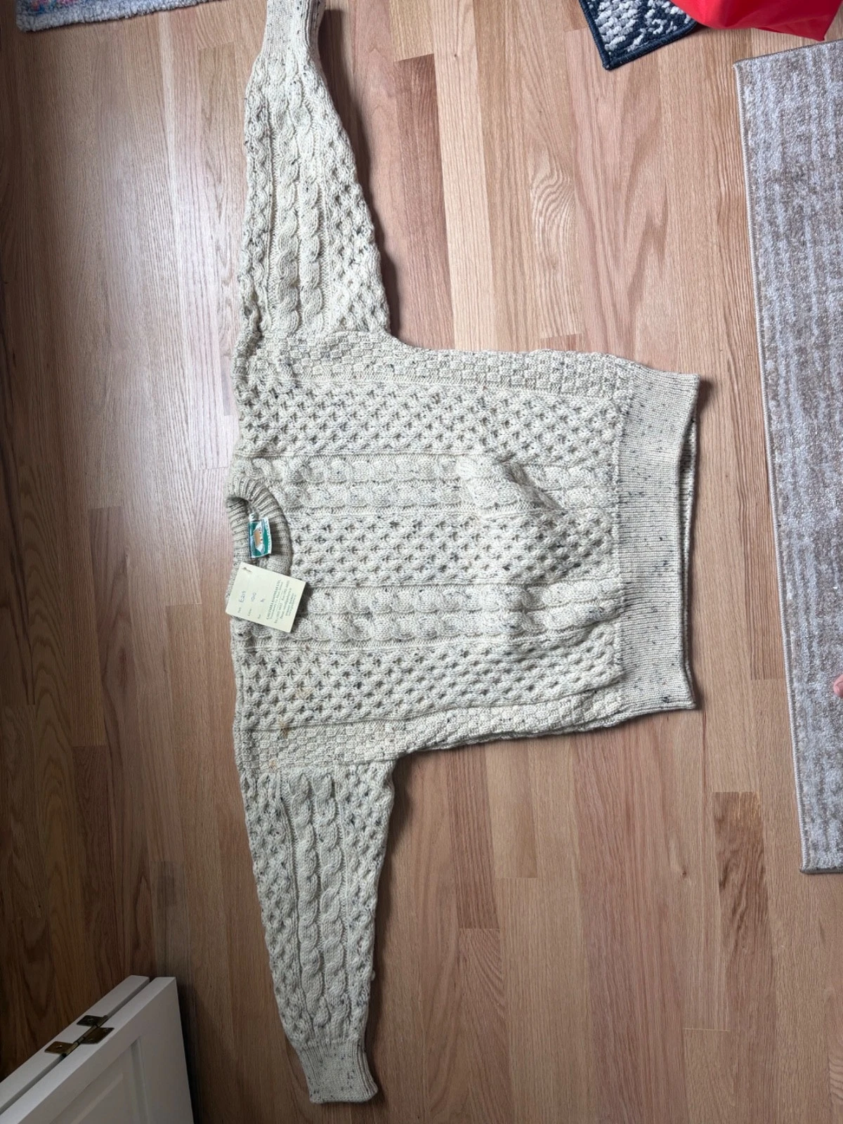Gaeltarra Irish Wool Cable Knit Fisherman Sweater Pullover Ivory size XS
Opens in a new window or ta