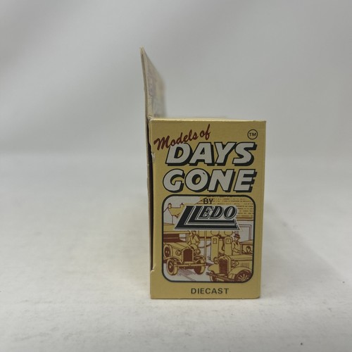 Lledo Days Gone Greyhound Bus in Golden West Tours Livery Unpunched - Picture 2 of 6