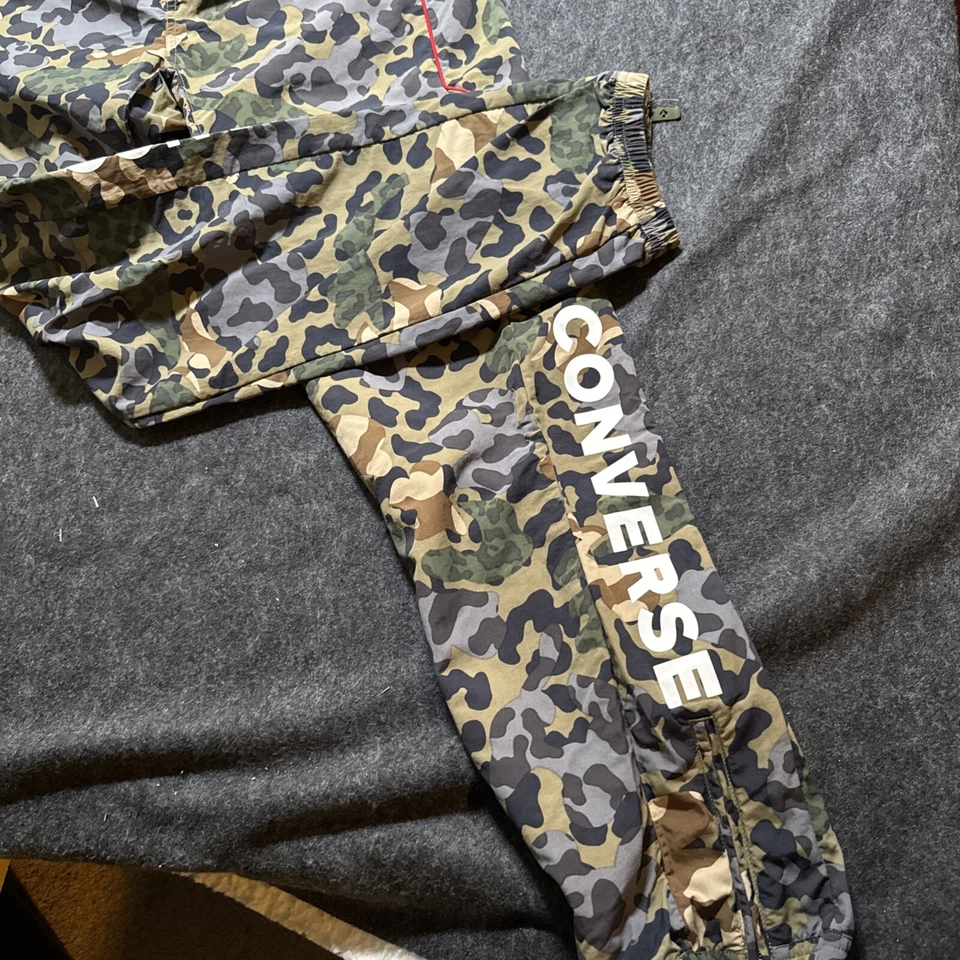 Converse Camo Track Suit Men Sz S Zip Leg & Pockets Red Piping Chuck Taylor 52 - Image 2 of 4