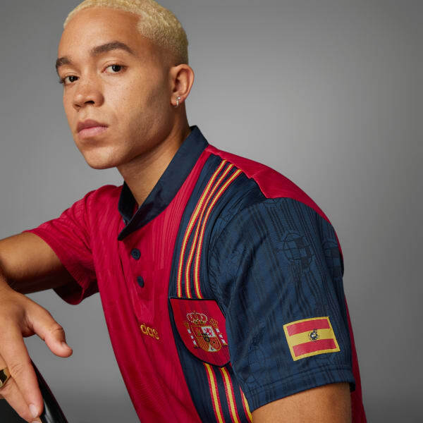 adidas Spain 1996 Home Mens Soccer Jersey Bold Red Asia-Fit adidas Spain 1996 Home Mens Soccer Jersey Bold Red Asia-Fit