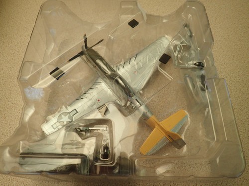 Hobbymaster HA7744a 1:48 P51D Mustang "Hon Mistake" Iwo Jima 1945 Factory Sealed - Picture 4 of 21