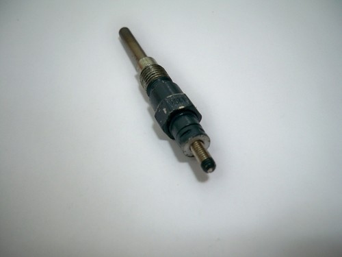 NEW GENUINE Kubota Glowplug 4 pieces 19077-65512 19077-65510 D1803-M V2403-M - Picture 4 of 4