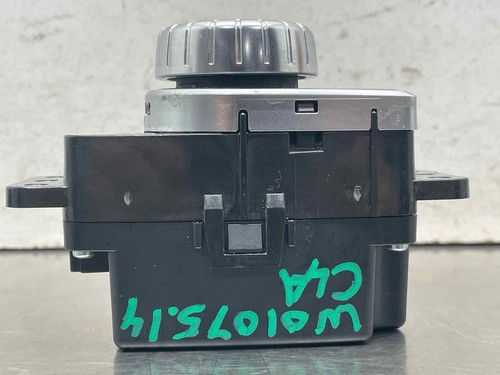 2014 Mercedes CLA250 OEM Console Mounted MMI Radio Control Knob 2469001509 15 16 - Picture 6 of 8