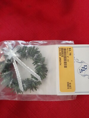 New Doll House Shoppe DHS Christmas Wreath w/Silver Trim DHS4915
