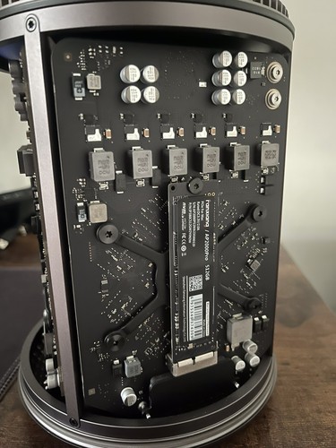 2013 Mac Pro 12-Core 2,7ghz Xeon E5 512SSD 64gb DDR3 RAM 2xD700 6gb - Bild 5 von 12