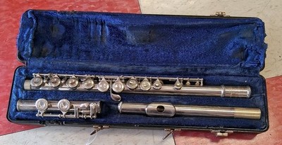 Selmer Bundy Flute w/ Hard Case, Made in USA SEE PICTURES FOR CONDITION READ